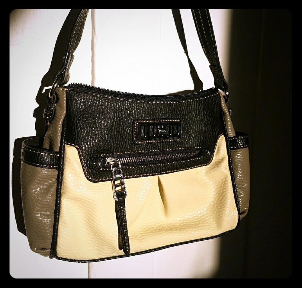 CHAPS Black and White Handbag Purse